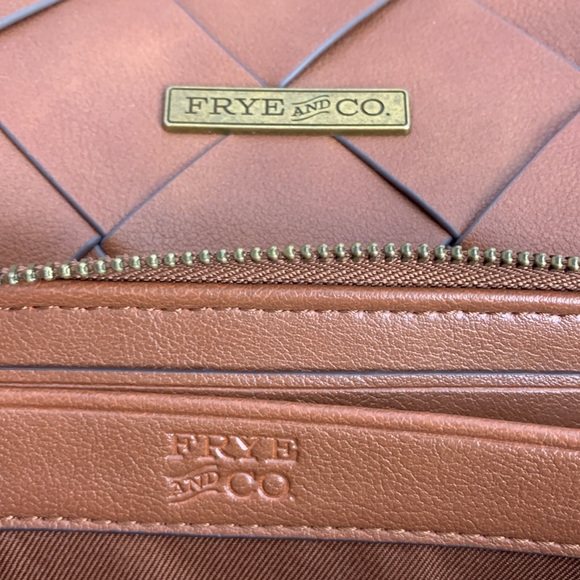Frye & Co Shoulder Crossbody bag Matching Wallet set Zip close Brown brass NWOT - Picture 15 of 16